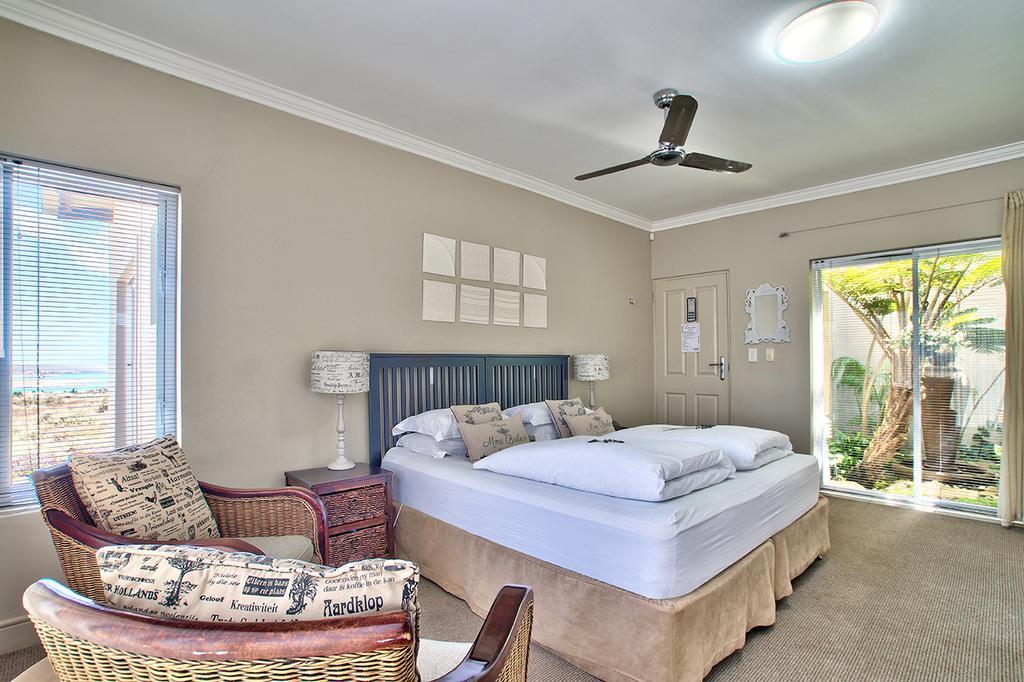 At The Rocks Guesthouse Langebaan Exterior foto