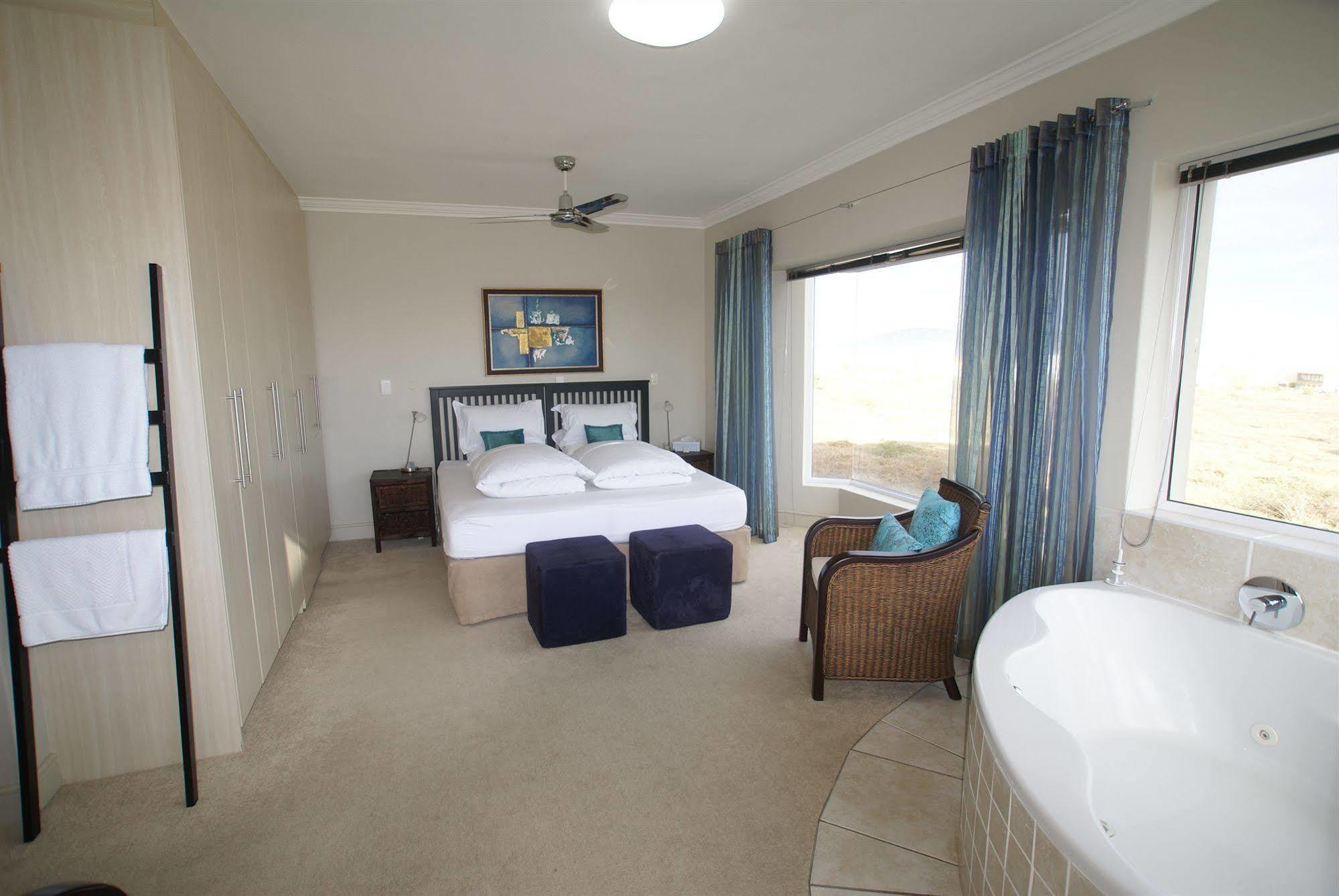 At The Rocks Guesthouse Langebaan Exterior foto
